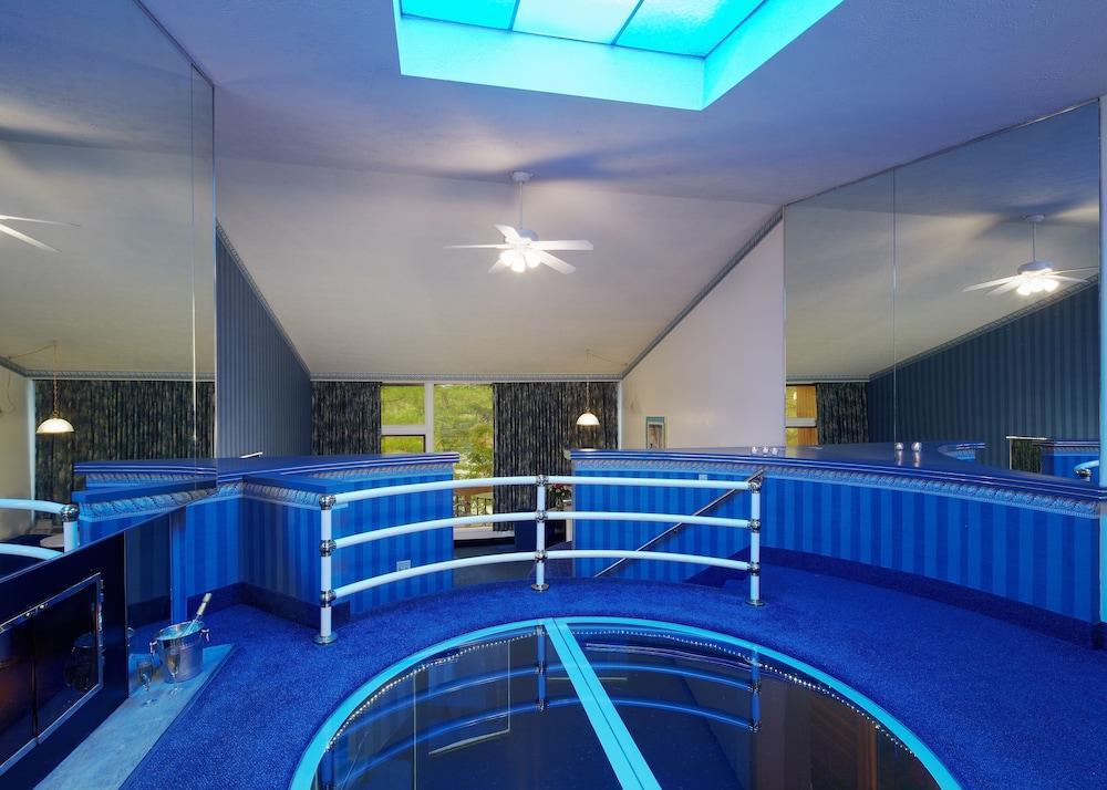 Pocono Palace 3*