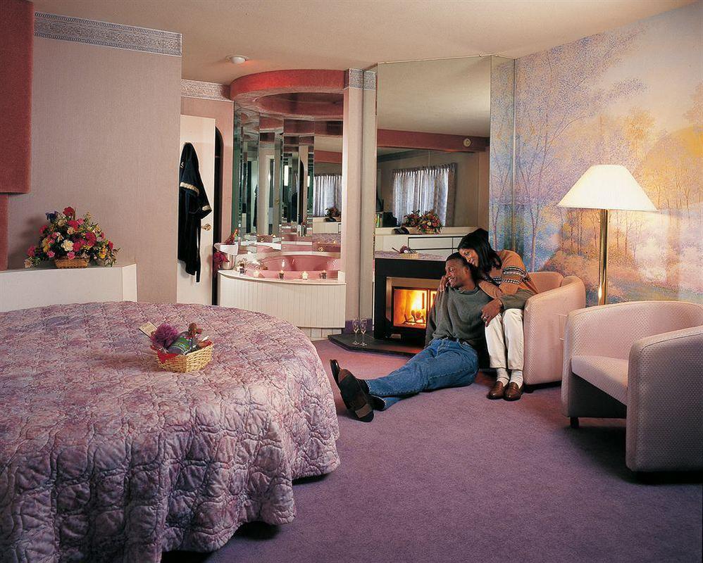 Pocono Palace 3* East Stroudsburg
