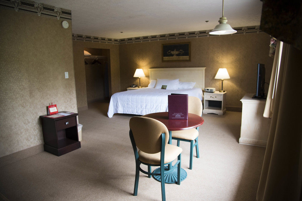 Pocono Palace 3* East Stroudsburg